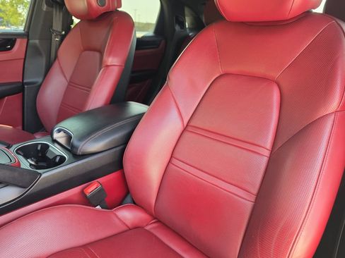 Certified 2023 Porsche Cayenne Coupe AWD/4WD image 4