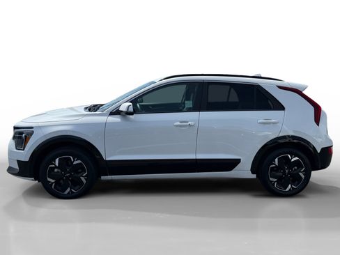 Used 2024 Kia Niro Wind FWD image 2