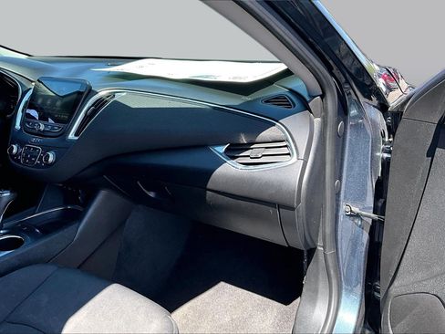 Used 2020 Chevrolet Malibu LT FWD image 15