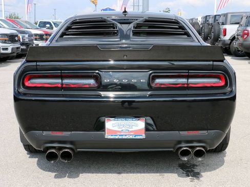 Used 2018 Dodge Challenger SRT Hellcat RWD image 6