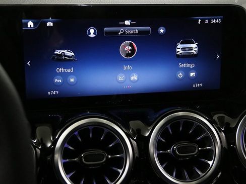 Certified 2025 Mercedes-Benz GLA 250 4MATIC image 18