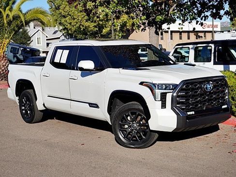 Used 2023 Toyota Tundra Platinum image 3