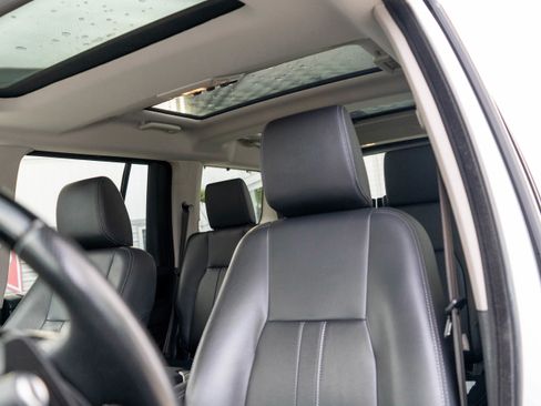 Used 2016 Land Rover LR4 HSE Silver Edition AWD/4WD image 9