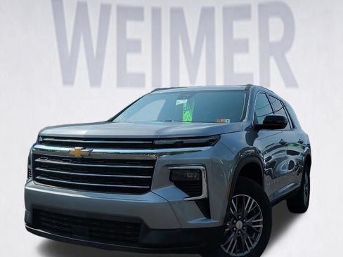 Used 2026 Chevrolet Traverse LT AWD/4WD image 1