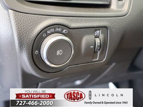 Used 2020 Buick Envision Essence FWD image 22
