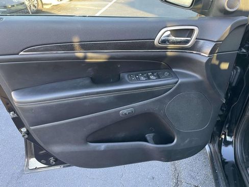 Used 2017 Jeep Grand Cherokee Limited w/ Luxury Group II image 25