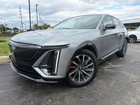 Certified 2025 Cadillac Lyriq Sport w/ LPO, Floor Liner Package AWD/4WD image 2