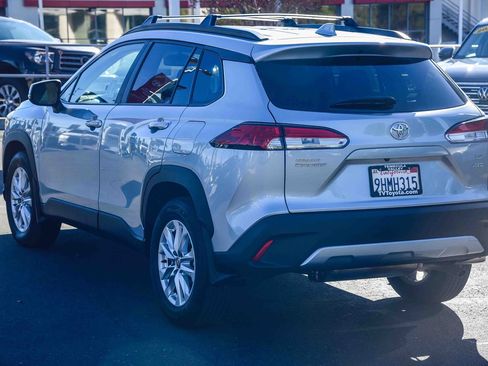 Certified 2023 Toyota Corolla Cross LE image 5