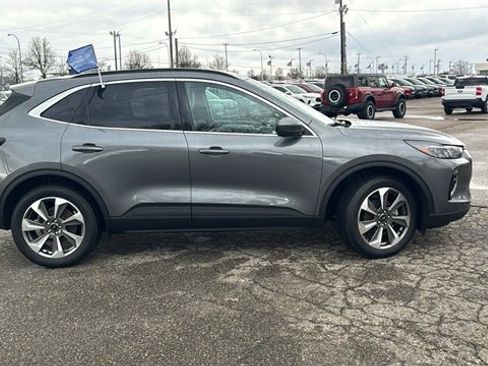 Certified 2023 Ford Escape Platinum image 3