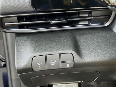 New 2025 Hyundai Elantra SEL image 9