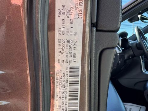 Used 2018 Jeep Grand Cherokee Limited image 36