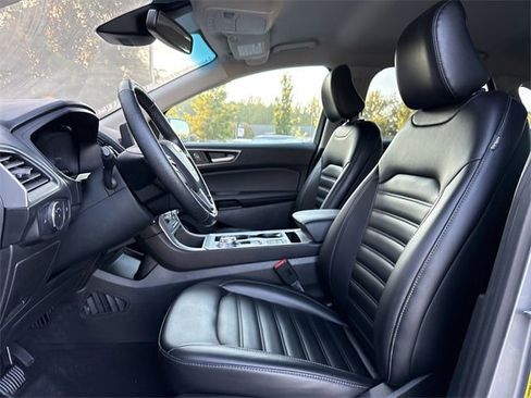 Used 2022 Ford Edge SEL image 11