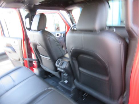 Used 2021 Jeep Wrangler Unlimited Sahara w/ Cold Weather Group image 30