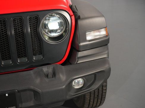 Used 2022 Jeep Wrangler Unlimited Sport w/ Sun And Sound Package AWD/4WD image 8
