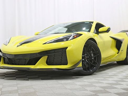 Used 2024 Chevrolet Corvette Z06 w/ Z07 Performance Package RWD image 6