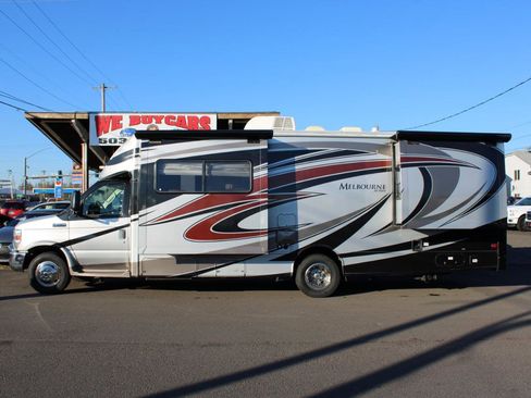 Used 2013 Ford E-450 and Econoline 450 Super Duty w/ Motorhome Prep Pkg image 3