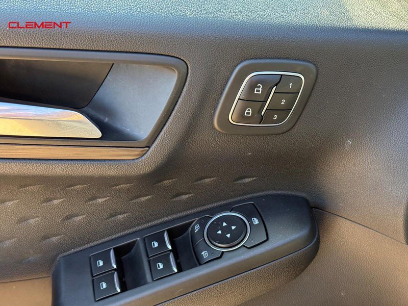 Used 2020 Ford Escape Titanium AWD/4WD image 22