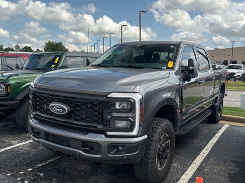Used 2024 Ford F250 Lariat w/ Lariat Ultimate Package AWD/4WD image 1