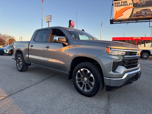 Used 2025 Chevrolet Silverado 1500 LT image 9