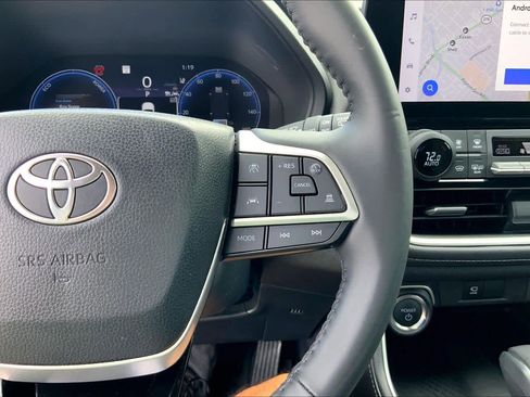 Used 2025 Toyota Grand Highlander AWD Hybrid image 25