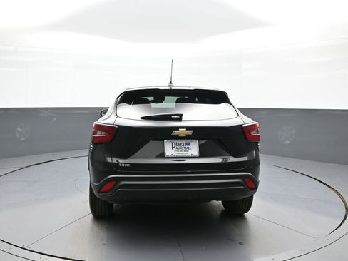 Used 2024 Chevrolet Trax LS w/ Driver Confidence Package FWD image 7
