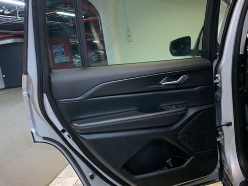 Used 2023 Jeep Grand Cherokee L Laredo AWD/4WD image 48