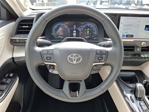 Certified 2025 Toyota Crown Limited w/ Advanced Technology Package image 21