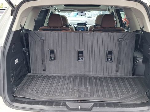 Used 2022 Subaru Ascent Touring AWD/4WD image 32