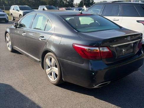 Used 2011 Lexus LS 460 w/ Comfort Pkg RWD image 4