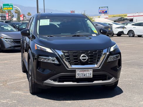 Used 2023 Nissan Rogue SV FWD image 9