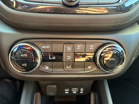 Used 2023 Chevrolet TrailBlazer LT w/ Convenience Package FWD image 19