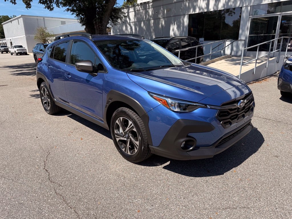 Used 2025 Subaru Crosstrek 2.5i Premium AWD/4WD image 2