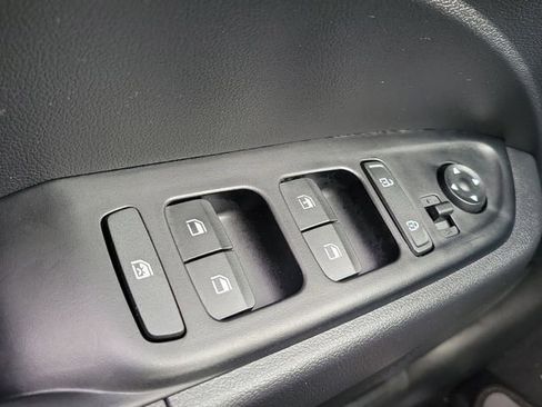 New 2026 Hyundai Venue SE image 15