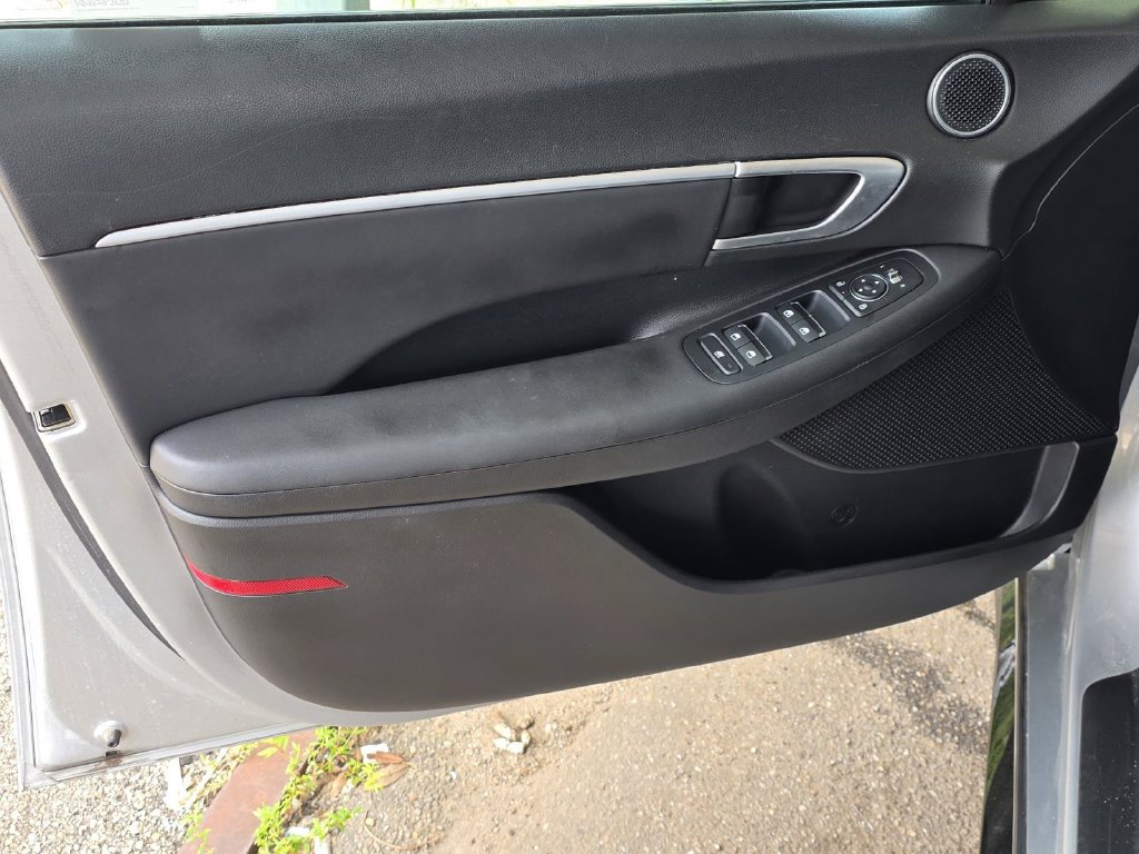 Used 2025 Hyundai Sonata SEL FWD image 25