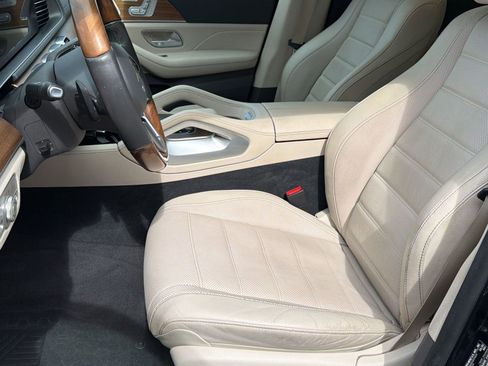 Used 2020 Mercedes-Benz GLE 450 4MATIC w/ AMG Line Exterior image 5