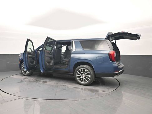 New 2026 GMC Yukon XL Denali w/ Denali Reserve Package image 47