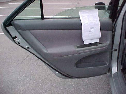 Used 2002 Toyota Camry LE w/ Pkg 2 FWD image 15