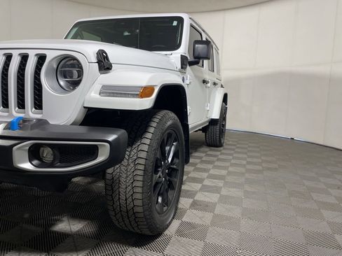 Used 2022 Jeep Wrangler Unlimited Sahara w/ Cold Weather Group image 25