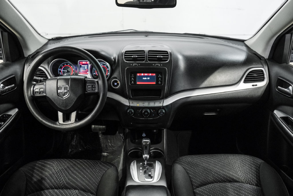 Used 2019 Dodge Journey SE FWD image 19