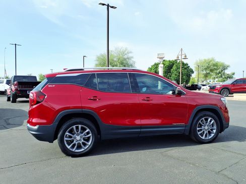 Used 2023 GMC Terrain SLT image 7