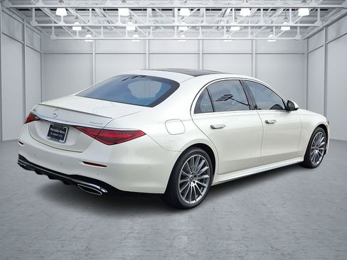 Used 2023 Mercedes-Benz S 580 4MATIC Sedan image 6