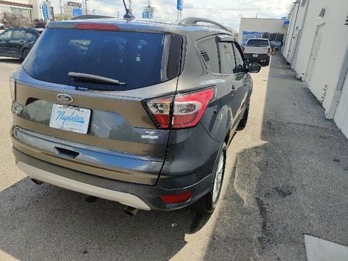 Used 2018 Ford Escape SE w/ SE Sync 3 Package FWD image 19