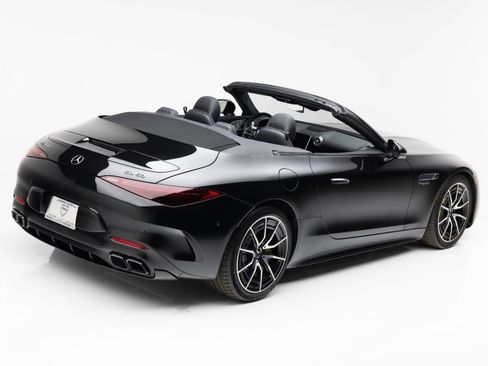 Used 2022 Mercedes-Benz SL 63 AMG 4MATIC w/ AMG Aerodynamic Package image 3