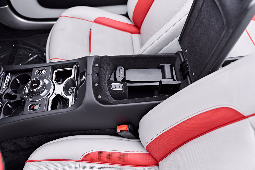 Used 2019 Rolls-Royce Dawn RWD image 49