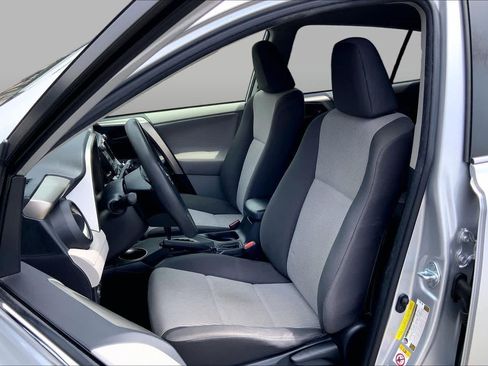Used 2013 Toyota RAV4 LE FWD image 8
