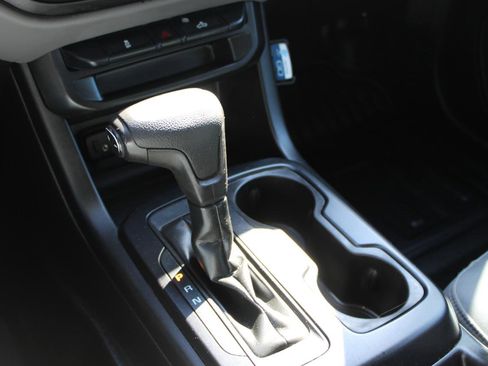 Used 2021 Chevrolet Colorado W/T RWD image 21