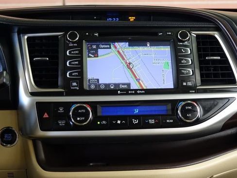 Used 2016 Toyota Highlander Limited image 43