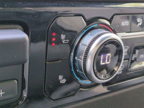 Used 2025 GMC Sierra 1500 SLT image 23