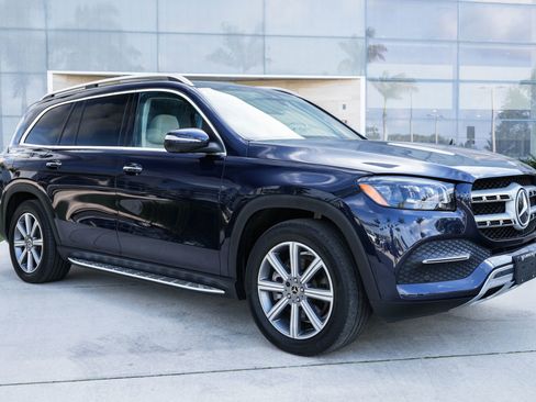 Used 2021 Mercedes-Benz GLS 450 4MATIC image 3