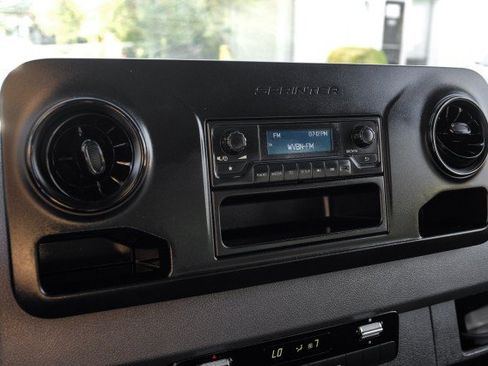 Used 2020 Mercedes-Benz Sprinter 2500 image 23